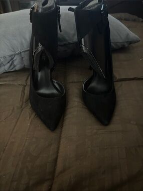 Nine West Black Pointed-Toe Ankle-Strap Heels